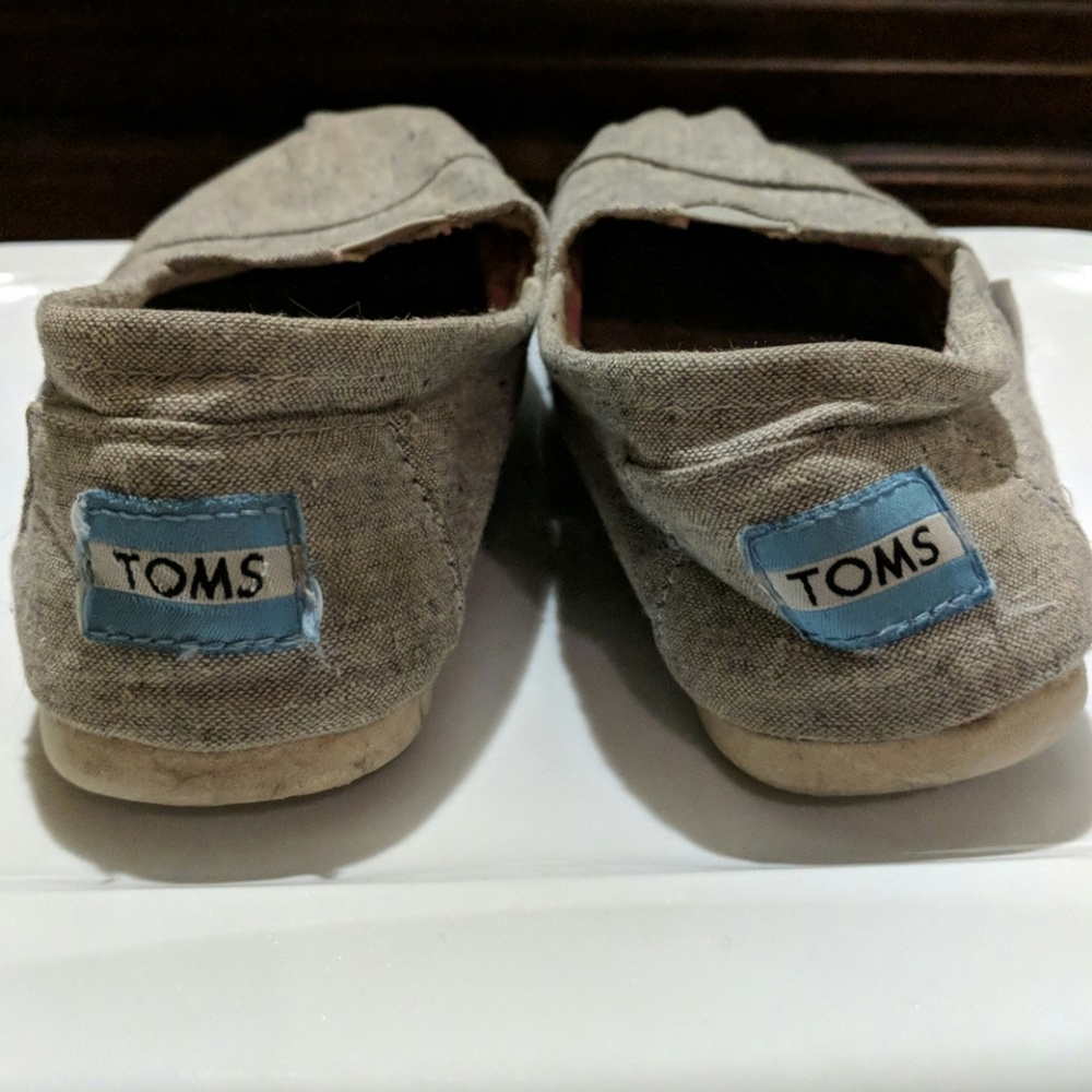 Toms slip ons